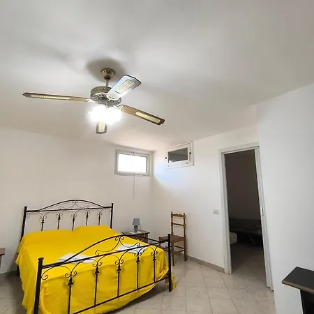 Casa Emanuele Daire Alezio